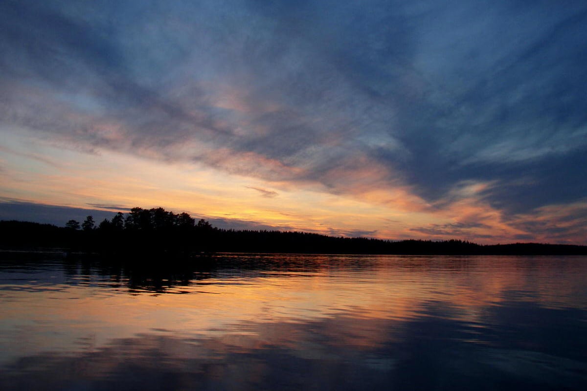 Dalslands kanal i vackert ljus