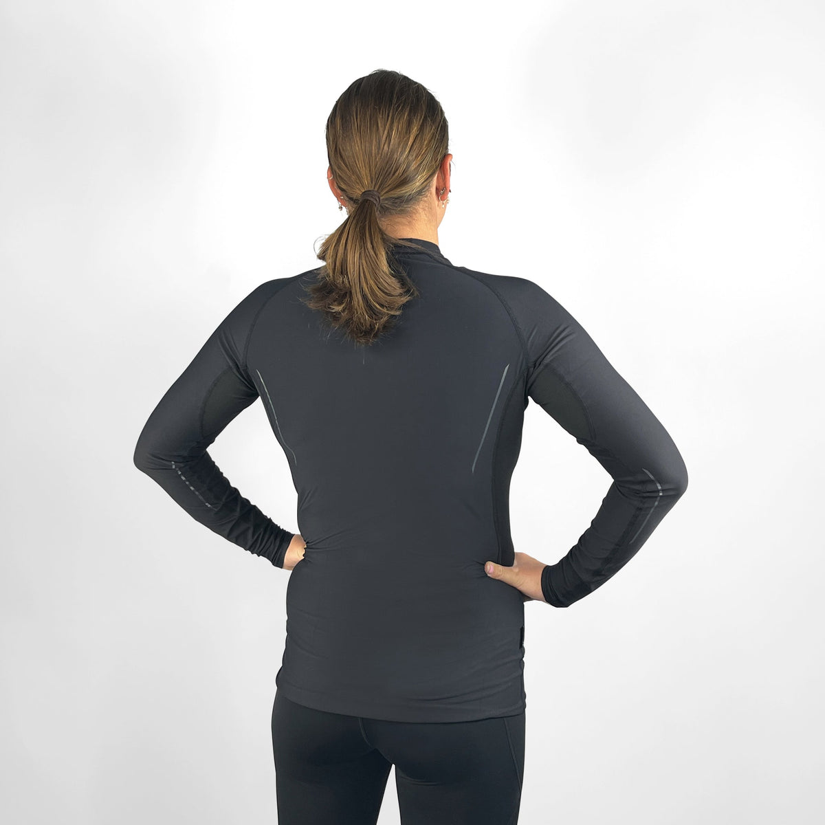 Vaikobi VCOLD Base Layer Long Sleeve Top black back female model