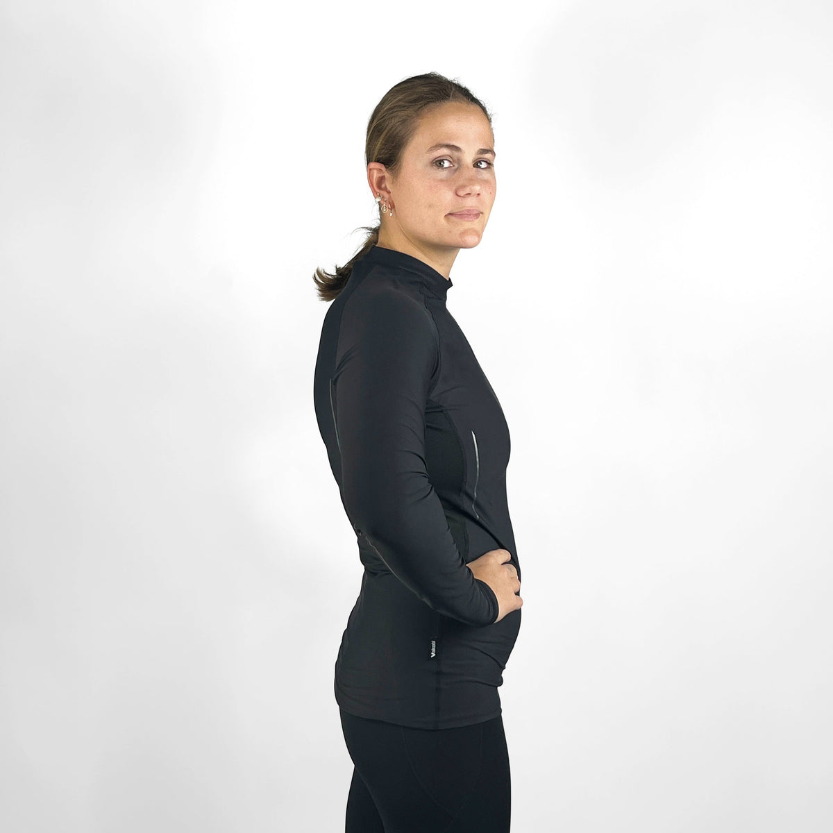 Vaikobi VCOLD Base Layer Long Sleeve Top black side female model
