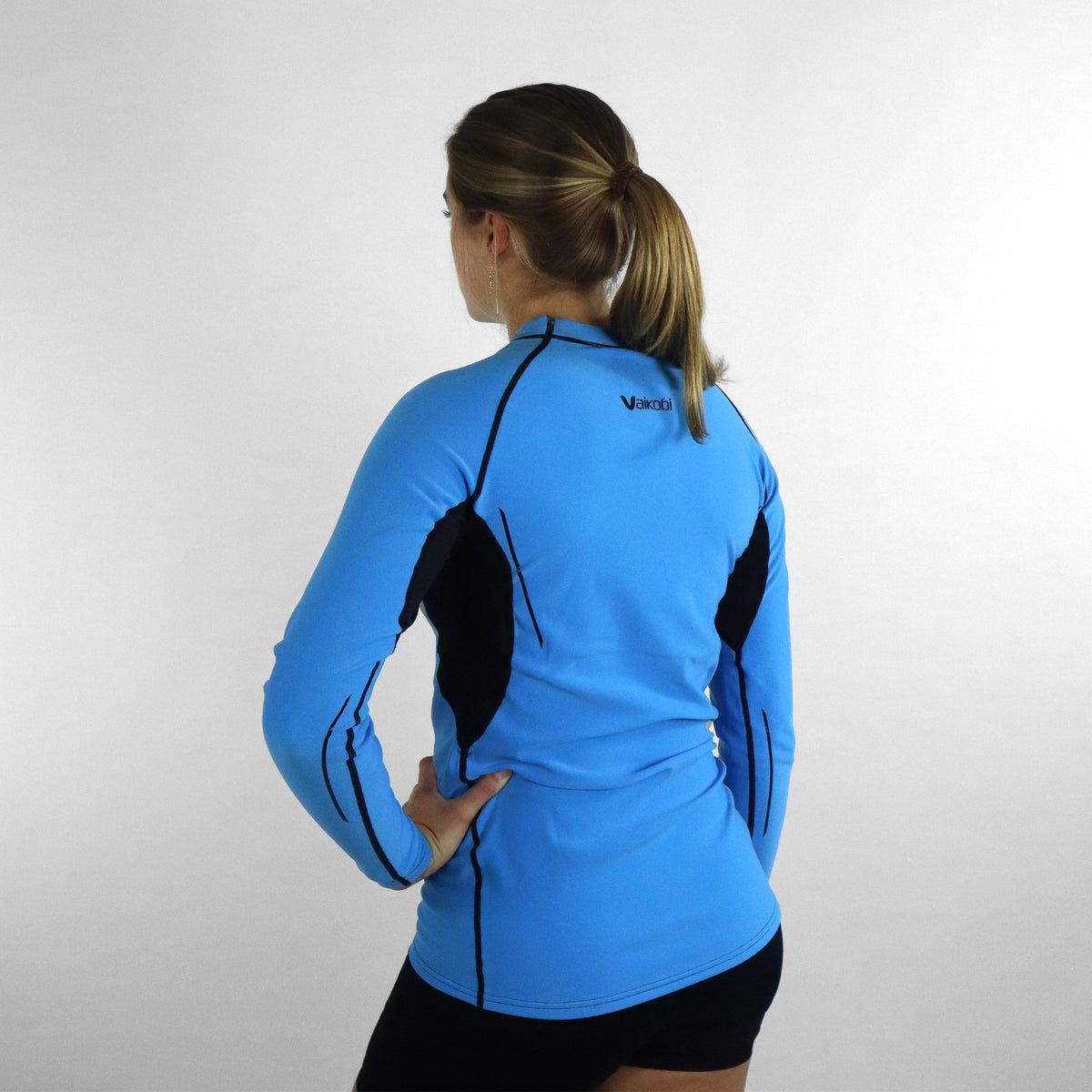 Vaikobi Hydroflex Top cyan female back