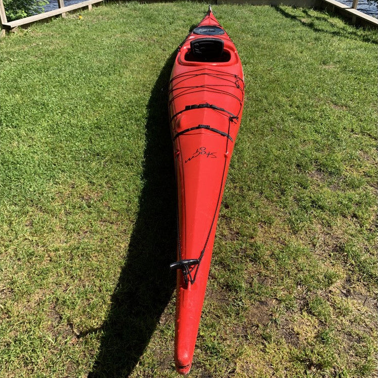 Current Designs Storm red (kayak 1) - side view